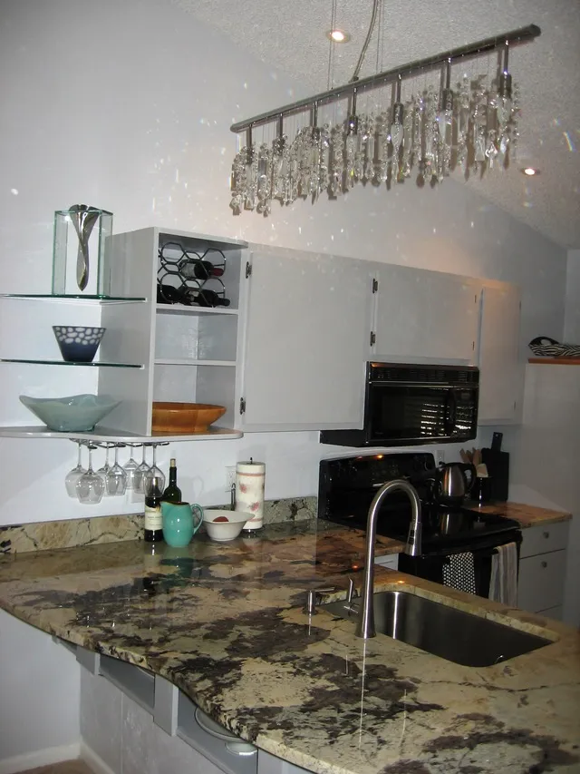 Gorgeous granite kitchen,new appliances,fully equipped for cooks!