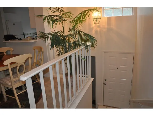 Charming - Close to Downtown - 90 day minimum photo 4