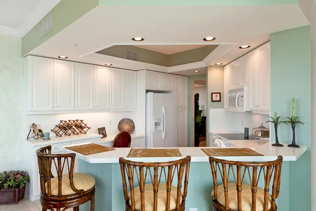 LAST CONDO AVAILABLE AT THE DUNES FOR MARCH 2013 photo 2