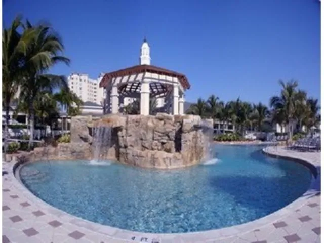 LAST CONDO AVAILABLE AT THE DUNES FOR MARCH 2013 photo 6