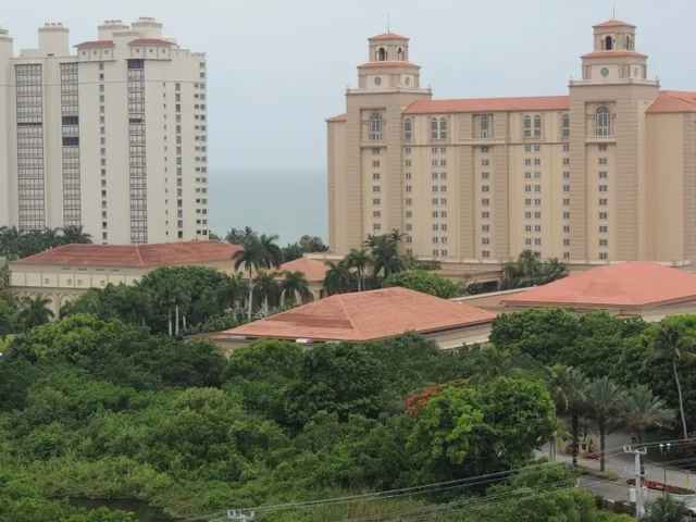 All this w/in walking distance to the beach & the Ritz Carlton Beach Resort