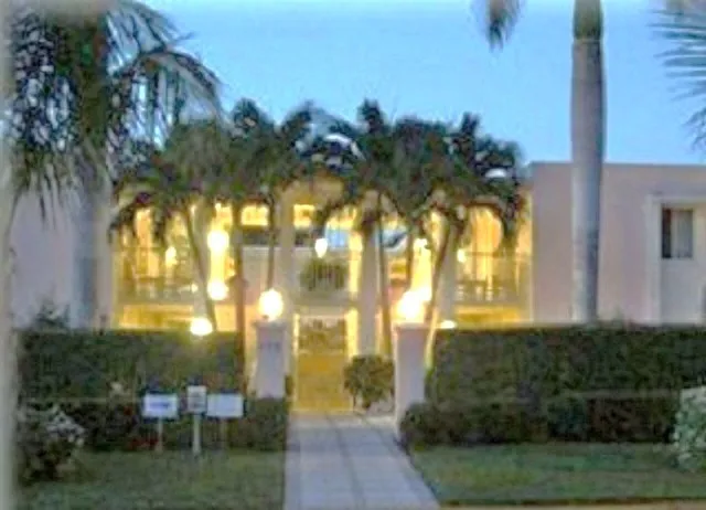 Welcomt to the Fifth Avenue Beach Club!