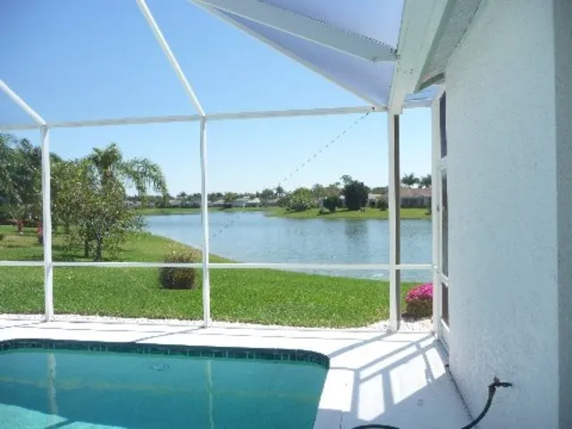 Briarwood Lake View Villa with Extra Large Pool photo 2