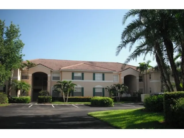 Huntington Lakes - Beautiful Vacation Bungalow! photo 1