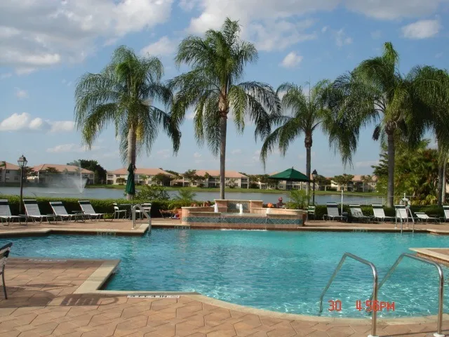 Huntington Lakes - Beautiful Vacation Bungalow! photo 6