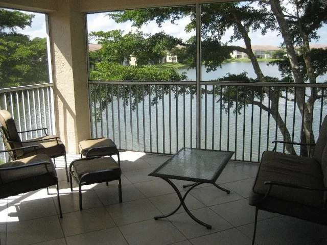 Huntington Lakes - Beautiful Vacation Bungalow! photo 11