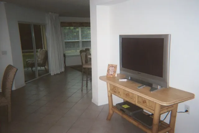 Living Room with 42" plasma TV