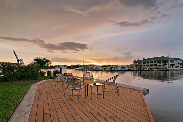 Old Naples Charmer!  Beautiful home on the water! photo 3