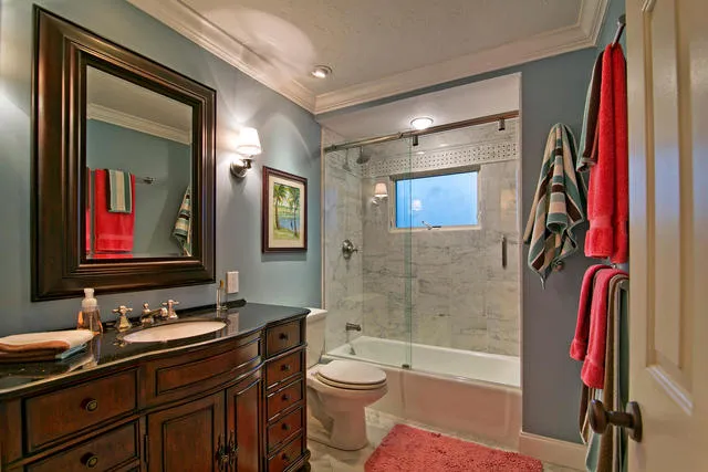 Old Naples Charmer!  Beautiful home on the water! photo 9
