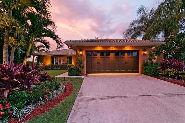 Old Naples Charmer!  Beautiful home on the water! photo 11