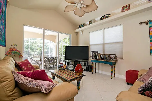 Beach Cottage - Available Nov/Dec and March 2015 photo 10