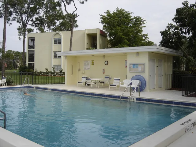 Attractive Naples Condo photo 4