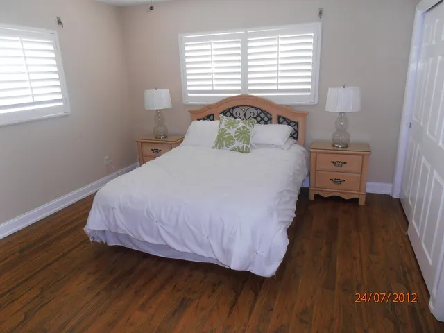 3rd Bedroom, queen size bed.
