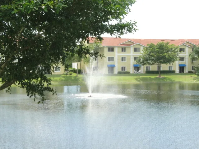 Key Royal Condo photo 1