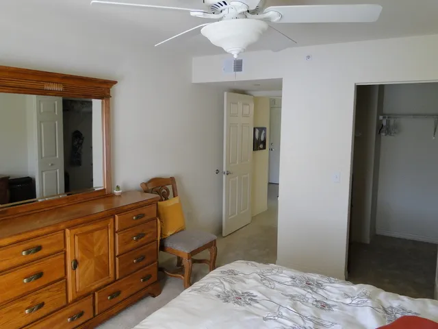 Key Royal Condo photo 2