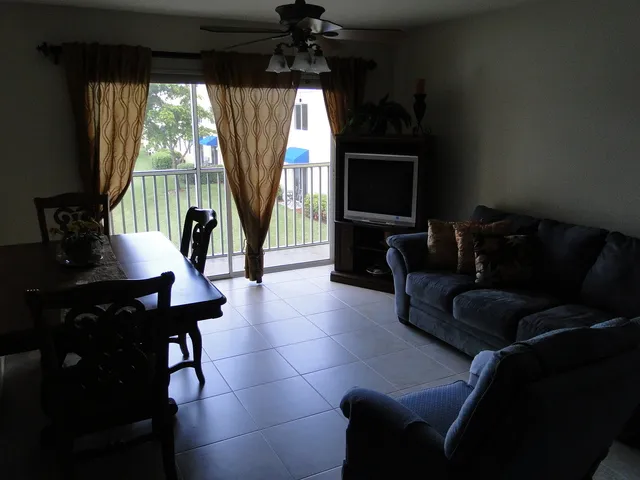 Key Royal Condo photo 7