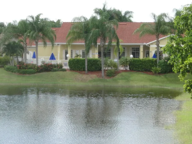 Key Royal Condo photo 8