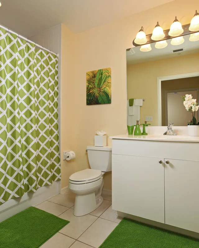 Guest bath.