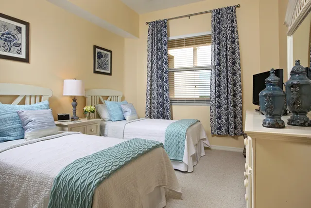 Second bedroom.