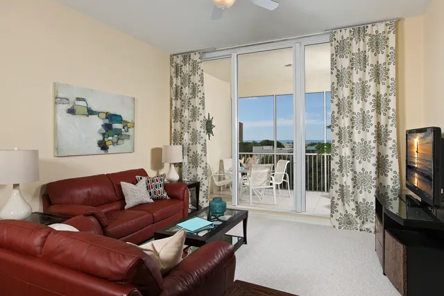Spacious living area, great views.
