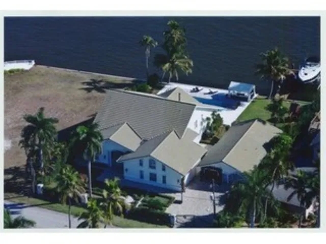 Naples Bayfront w Dock! And Pool! 5 bedroom! photo 5