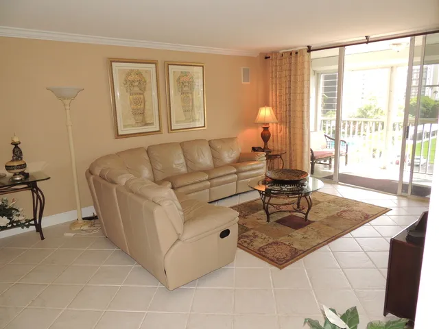 Spacious, immaculate, renovated, light and bright 2 bedroom condo 