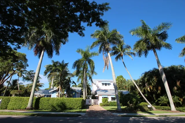 THE PALMS BEACH HOUSE & COTTAGE photo 1