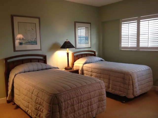 Guest bedroom