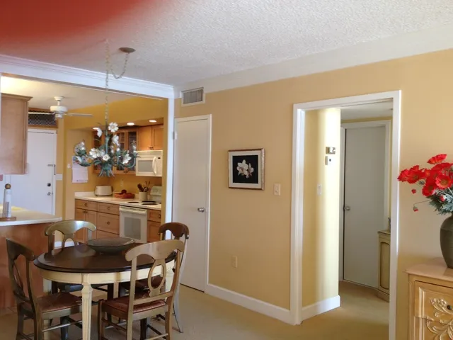 Looking toward bedroom hallway