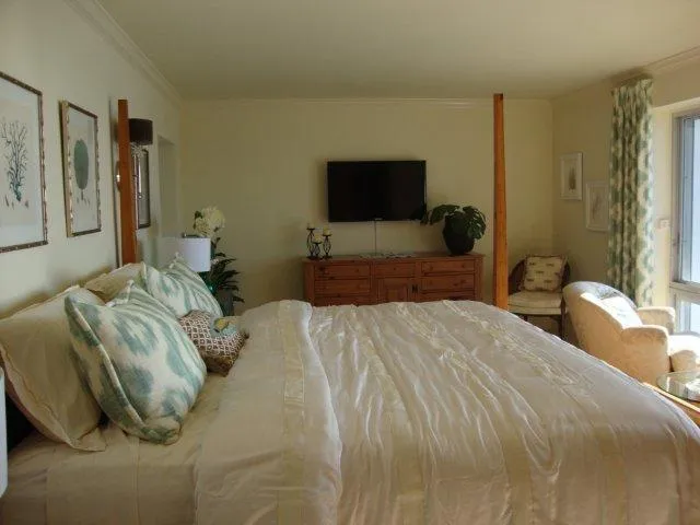 Looking into the master bedroom.