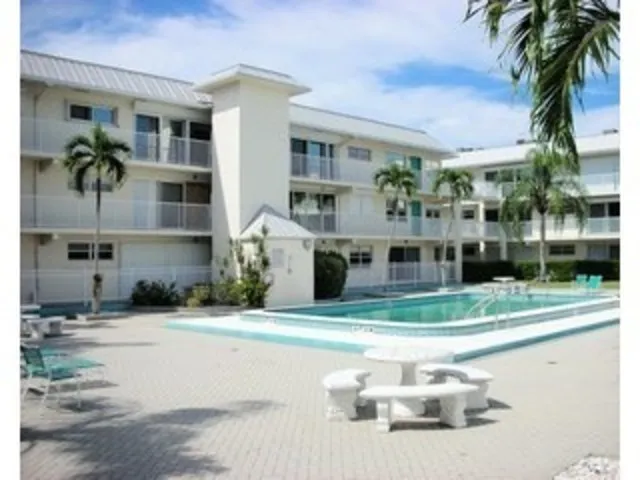 Olde Naples Condo photo 15