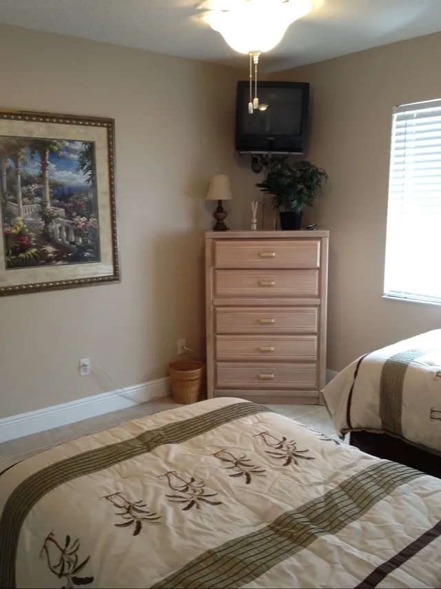 Guest bedroom