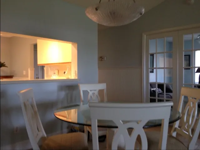 Dining area w/ open kitchen concept