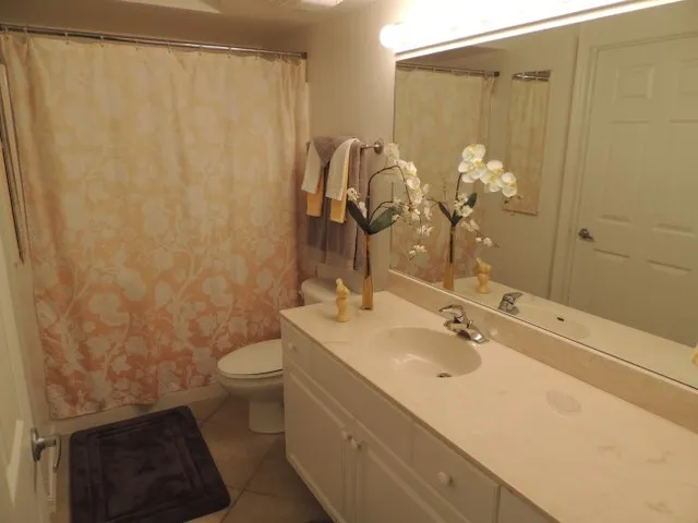 Guest bath has a tub / shower combo and lots of space!