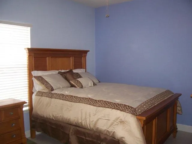 $2500 3 BEDROOM LAKE FRONT CONDO STERLING OAKS photo 3