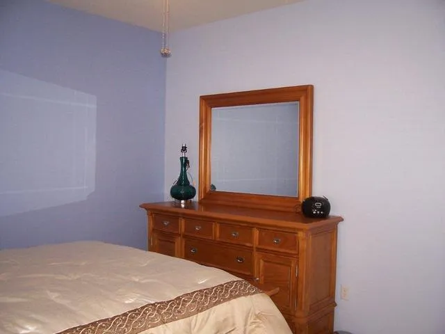 $2500 3 BEDROOM LAKE FRONT CONDO STERLING OAKS photo 4