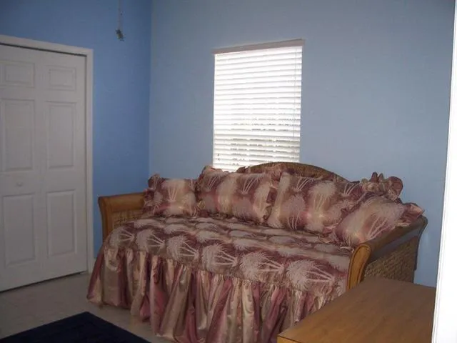 $2500 3 BEDROOM LAKE FRONT CONDO STERLING OAKS photo 5