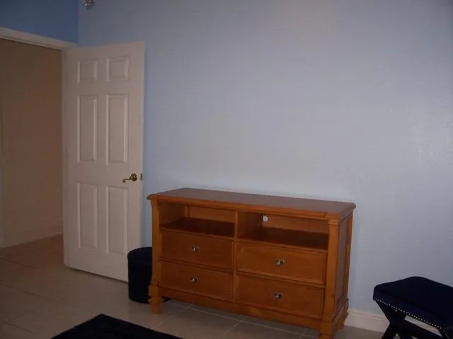 $2500 3 BEDROOM LAKE FRONT CONDO STERLING OAKS photo 7