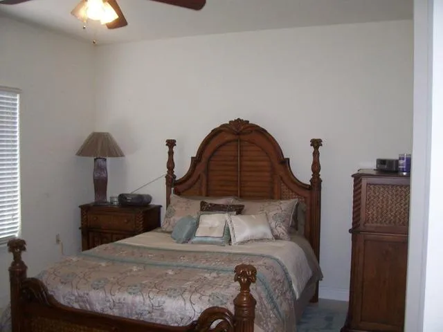 $2500 3 BEDROOM LAKE FRONT CONDO STERLING OAKS photo 11