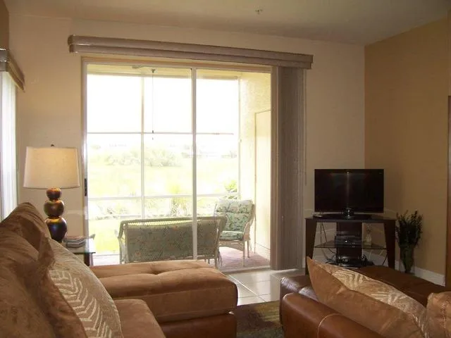$2500 3 BEDROOM LAKE FRONT CONDO STERLING OAKS photo 13