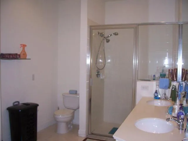 $2500 3 BEDROOM LAKE FRONT CONDO STERLING OAKS photo 14