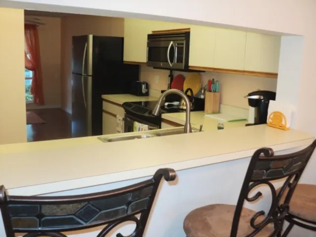 Kitchen and bar area