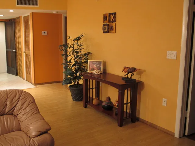 Heart of Naples-Prime location at reasonable price photo 3