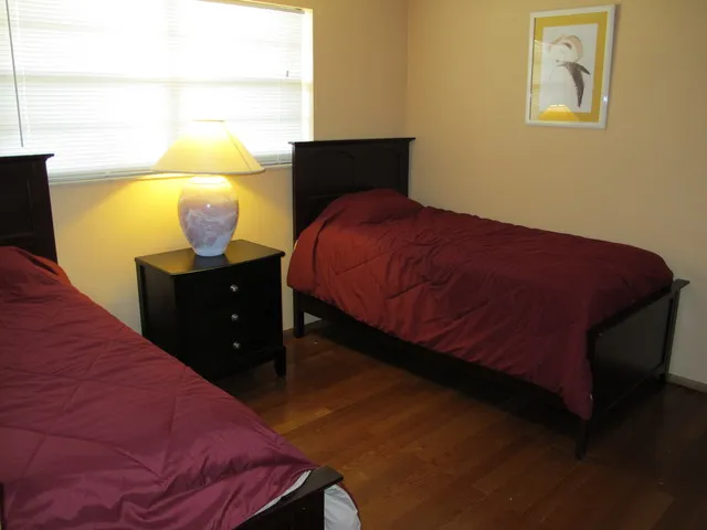 Heart of Naples-Prime location at reasonable price photo 9