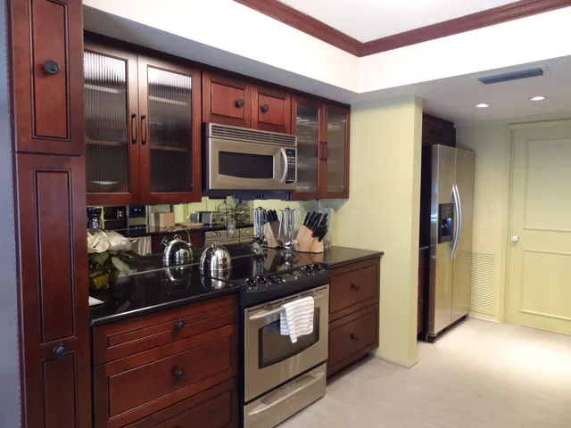 Newly upgraded kitchen with all the amenities