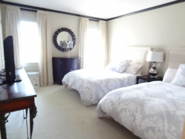 Guest bedroom with 2 full size beds