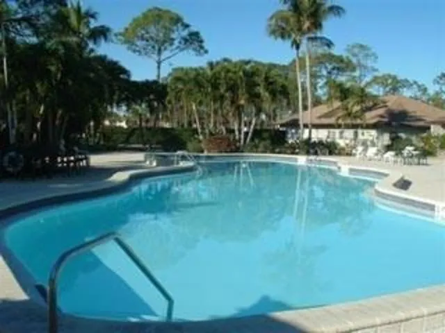 2BDRM Modern Villa in Naples Glades Golf Club photo 5