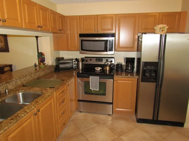 Fully equipped kitchen