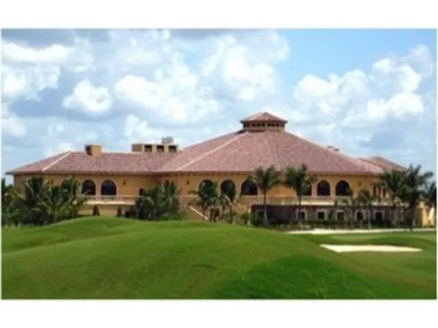 HERITAGE BAY GOLF AND COUNTRY CLUB - FREE GOLF! photo 6