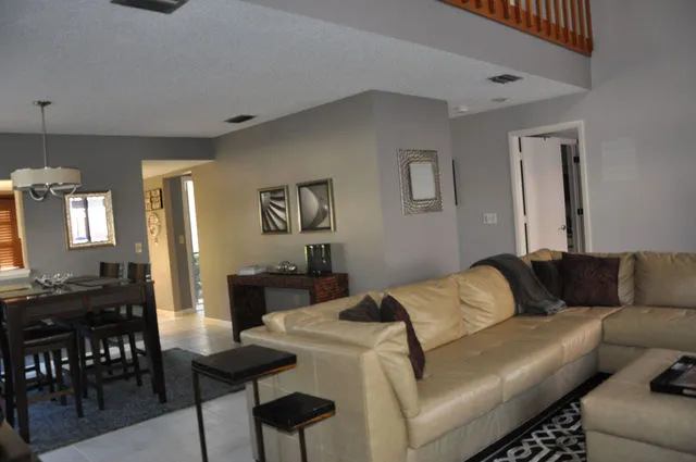 DESIGNER VILLA W/ LOFT Walk to MERCATO Bike to Beach photo 3